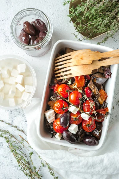 Insalata Con Verdure Forno Formaggio Una Ciotola — Foto stock gratuita