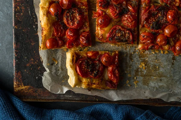 Пицца Сыром Помидорами — стоковое фото