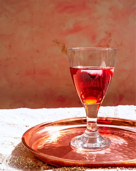 Gelas Dengan Anggur Dan — Foto Stok Gratis