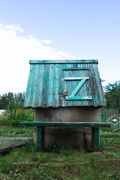 Pozzo Acqua Comunale Una Strada Del Villaggio Russia Immagine Verticale — Foto Stock