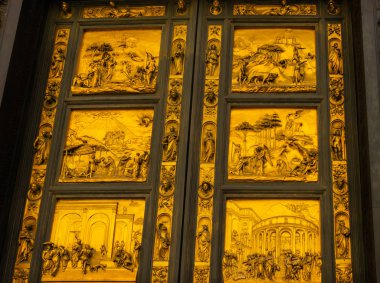 Gates cennet Ghiberti Bronz kapı Bapistry Duomo Katedrali kilise Floransa İtalya. Bapistry 1100s içinde oluşturuldu. Lorenzo Ghiberti tarafından erken 1400s Bronz kapı oluşturulan.