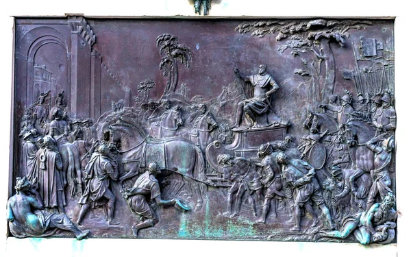 Cosimo Medici Leading Army Monument Piazza Della Faboria Florence Tuscany — стоковое фото