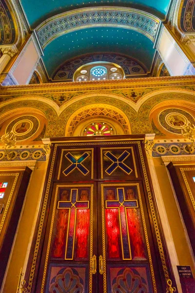 Athens Griechenland März 2018 Rote Türen Kreuzen Metropolitanbasilika Kathedrale Athens — Stockfoto