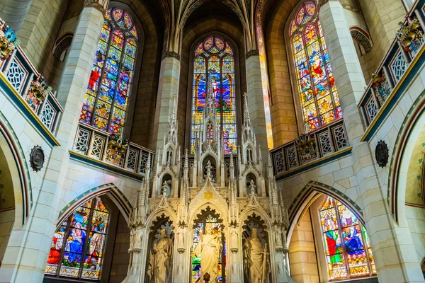 ヴィッテンベルク ドイツ 2018 日イエス キリストはりつけステンド ガラスすべて聖人城城教会城内ルターシュタット ヴィッテンベルク ドイツ ルターが 1517 — ストック写真