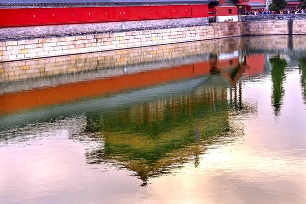 Achterzijde Gate Reflectie Hemelse Zuiverheid Gugong Verboden Stad Gracht Canal — Stockfoto