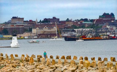 Dalgakıran deniz feneri Yelkenli yeni Bedford Harbor Buzards Bay Massachusetts Amerika Birleşik Devletleri. 