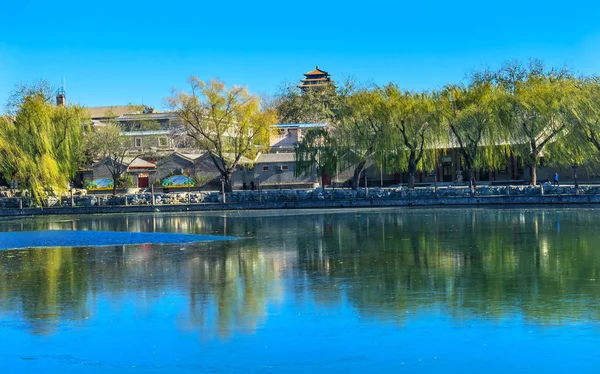 Rospect の丘の景山公園北海の湖公園北京の中国の北海公園は 1000Ad で作成した公共の公園 — ストック写真
