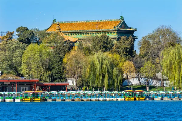 旧清ライブラリ アーカイブ ボート北海湖公園玉花島北京中国ベイハイ パークは 1000Ad で作成した公共の公園 — ストック写真