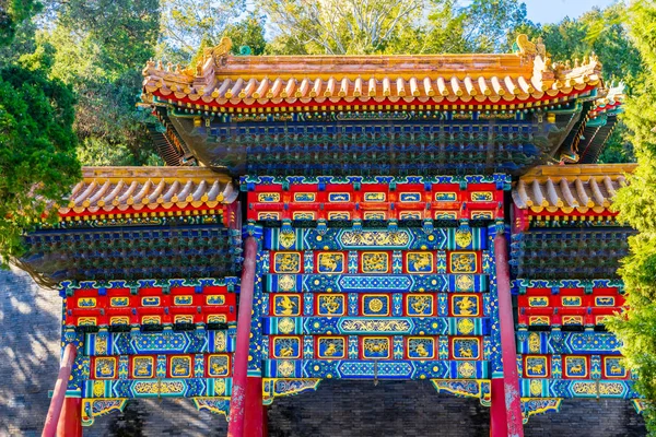 Ornate Red Blue Gate Jade Flower Island Beihai Park Beijing — Fotografia de Stock