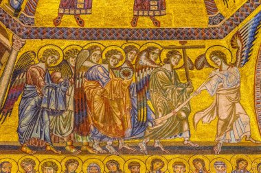 Florence, İtalya - 25 Eylül 2017 melekler İncil hikayeleri mozaik kubbe Bapistry Saint John Duomo Katedrali kilise Floransa İtalya. Bapistry 1050 için 1150, keşiş Jacobus tarafından mozaik 1200s içinde oluşturulan.
