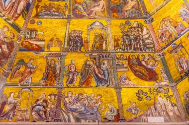 Florence, İtalya - 25 Eylül 2017 Meryem Ana İncil hikayeleri mozaik kubbe Bapistry Saint John Duomo Katedrali kilise Floransa İtalya. Bapistry 1050 için 1150, keşiş Jacobus tarafından mozaik 1200s içinde oluşturulan.