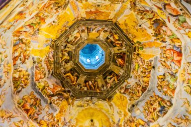 Florence, İtalya - 25 Eylül 2017 Giorgio Vasari fresk Jesus Last yargı kubbe Duomo Cathedral Santa Maria del Fiore kilise Floransa İtalya. 