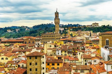 Turuncu çatı Palazzo Vecchio City Hall kule tepeleri Piazza Signoria Floransa Toskana İtalya