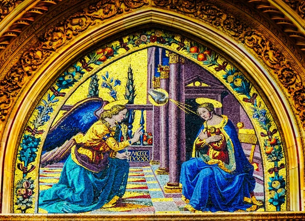 Dziewica Maryja Anioł Gabriel Zwiastowania Mozaika Duomo Fasada Katedra Kościół — Zdjęcie stockowe