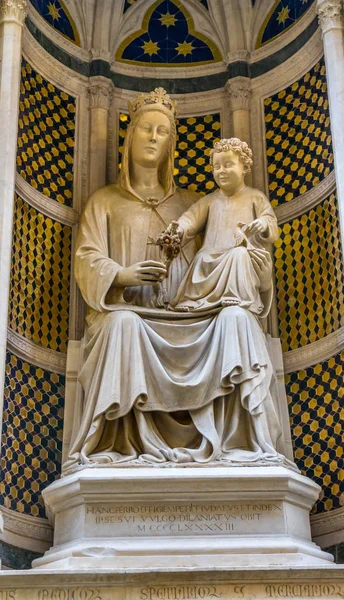 Maagd Maria Baby Jezus Madonna Rose Standbeeld Orsanmichele Kerk Florence — Stockfoto
