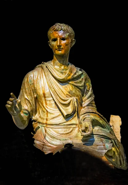 Athens Greece March 2018 Bronze Emperor Augustus Caesar Statue National — Stock Photo, Image