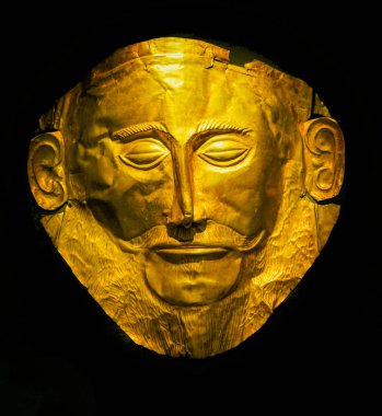 Atina, Yunanistan - 9 Mart 2018 altın cenaze maskesi Agamemnon Truva Savaşı heykel Ulusal Arkeoloji Müzesi Atina Yunanistan. M.ö. 1550 1500 Mycenae Yunanistan üzerinden maske. .