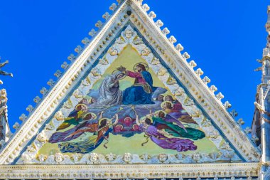 Mary katedral kilise Siena İtalya taçlandıran cephe dış İsa. 1215 1263 için tamamlandı Katedrali.