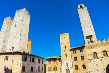 Cugansei Ortaçağ taş kuleleri San Gimignano Toskana İtalya