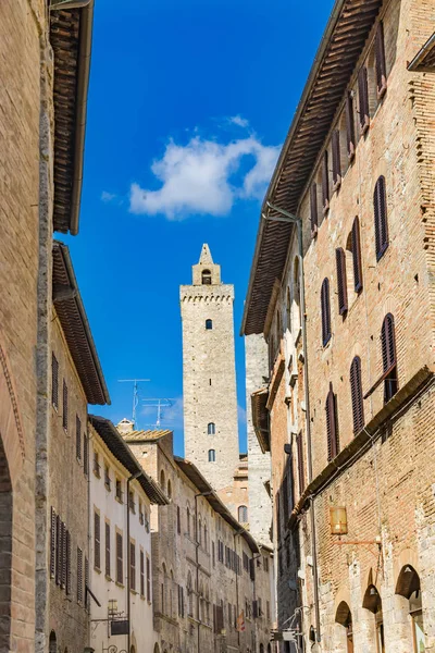 Středověká Úzké Ulice Budovy Cuganensi Věž San Gimignano Toskánsko Itálie — Stock fotografie