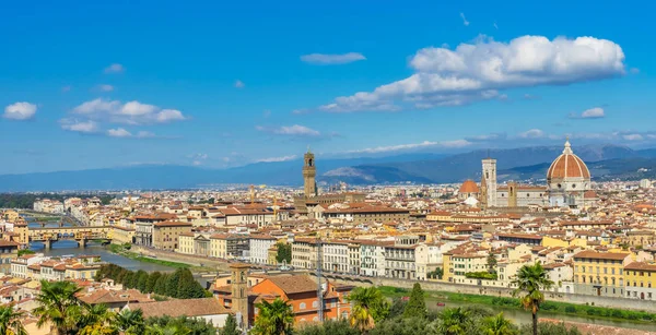 Ponte Palazzo Vecchio Dumo Paisaje Urbano Río Arno Florencia Toscana —  Fotos de Stock