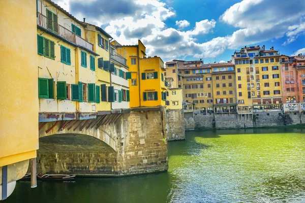 韦奇奥桥反射阿诺河佛罗伦萨托斯卡纳意大利 最初建于罗马时代的桥梁 于1345重建 — 图库照片