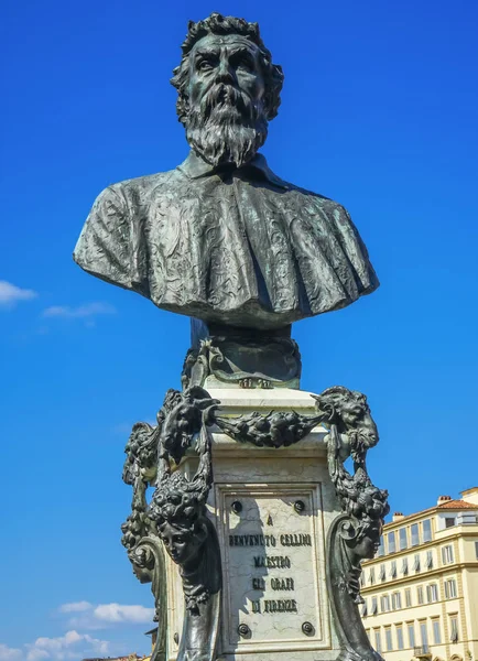 Estatua Benvenuto Cellini Ponte Vecchio Florencia Toscana Italia Estatua Raffaello —  Fotos de Stock