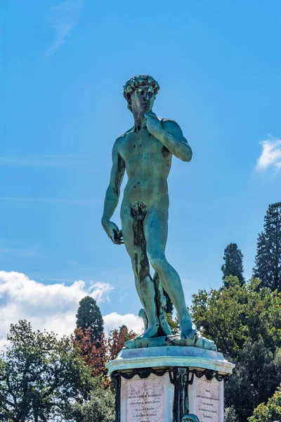 副本大卫雕像米开朗基罗广场俯瞰佛罗伦萨托斯卡纳意大利 建于1873年 — 图库照片