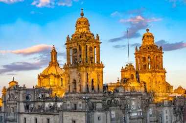 Zocalo, merkezi Mexico City Meksika öğleden sonra Büyükşehir Katedrali ve Başkan'ın sarayında