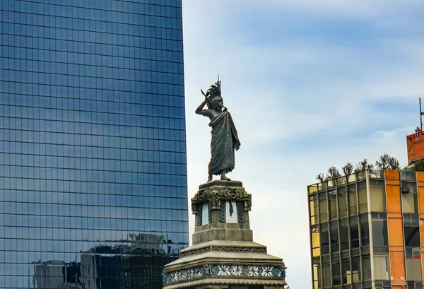 Monumento Asteca Cuauhtemoc Indiano Cidade México México Último Imperador Asteca — Fotografia de Stock