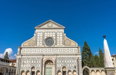 Cephe ön sütun Santa Maria Novella Kilisesi Floransa İtalya. İlk kilise Floransa 1357 kurdu