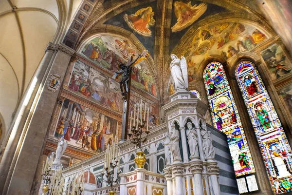 Florenz Italien September 2017 Stone Angel Crucifix Biblische Glasmalerei Kapelle — Stockfoto