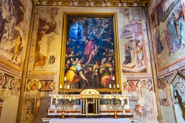佛罗伦萨 意大利 2017年9月17日祭坛玛丽绘画西班牙教堂圣玛丽亚诺韦拉教堂佛罗伦萨意大利 佛罗伦萨第一座教堂成立于1357年 — 图库照片