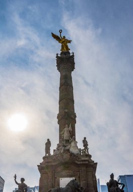 Bağımsızlık melek anıt güneş Mexico City Meksika altında. 1800'lerin başından 1910 kutluyor savaşta inşa bağımsızlık 1821 lider