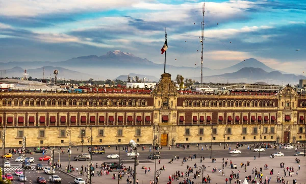 Prezidentské národní palác balkon Snow Mountain Mexico City M — Stock fotografie