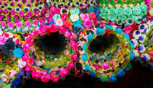 Flores de Papel Coloridas Coronas Artesanías Oaxaca México — Foto de Stock