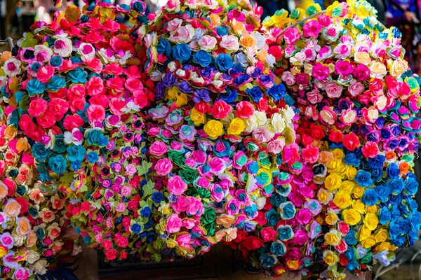 カラフルなメキシコ紙の花手工芸品オアハカメキシコ — ストック写真