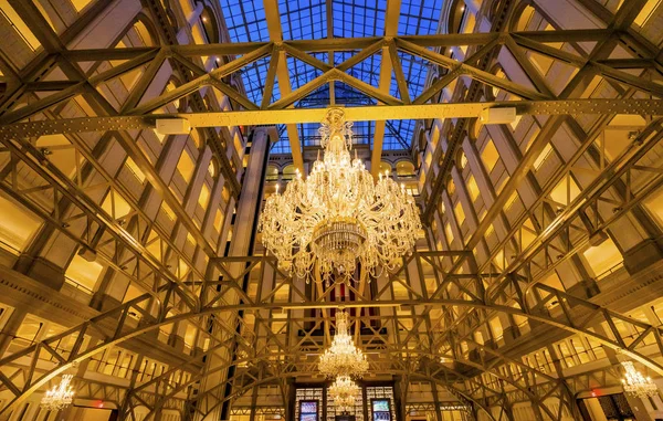 Chandelier Old Post Office Building Night Washington Dc — Foto de Stock