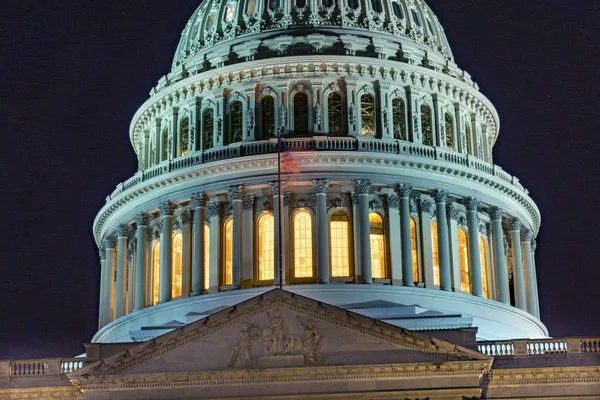 US Capitol dóm prapor noční hvězdy Washington DC — Stock fotografie