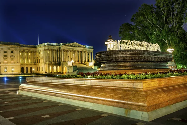 Amerikaanse Capitol Senaat fontein nacht sterren Washington DC — Stockfoto