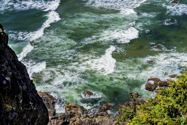 Strand kustlijn golven Stille Oceaan Florence Oregon — Stockfoto