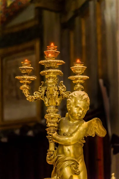 Zlatá anděl lehká bazilika Santa Maria Maggiore Řím Itálie — Stock fotografie