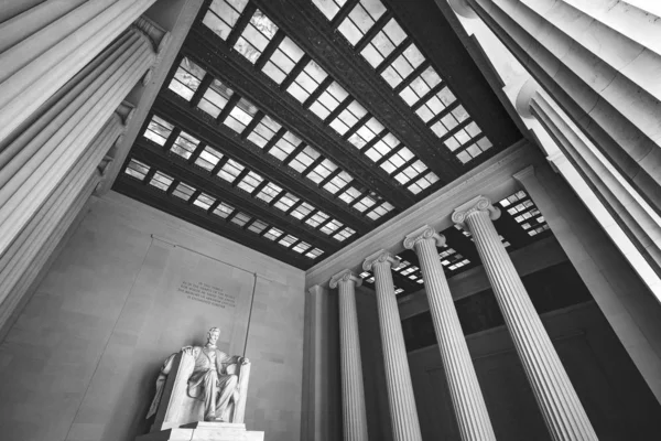 Svart vit Abraham Lincoln staty Memorial Washington DC — Stockfoto