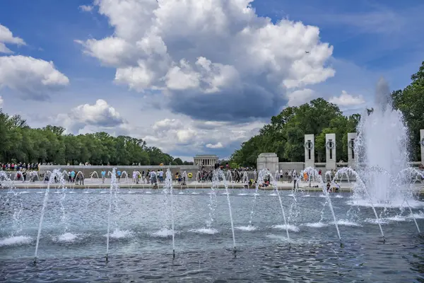 Fuente Centro Comercial Nacional Memorial de la Segunda Guerra Mundial Washington DC — Foto de Stock