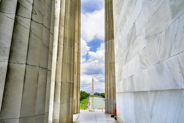 Wysokie kolumny Abraham Lincoln pomnik pomnik Washington DC — Zdjęcie stockowe