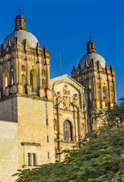 Santo Domingo de Guzman Facciata Chiesa di Oaxaca Messico — Foto Stock