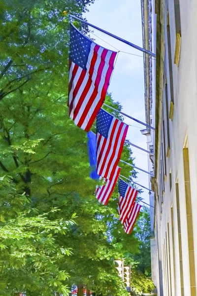 Banderas de fachada Robert Kennedy Departamento de Justicia Edificio Washington DC — Foto de Stock