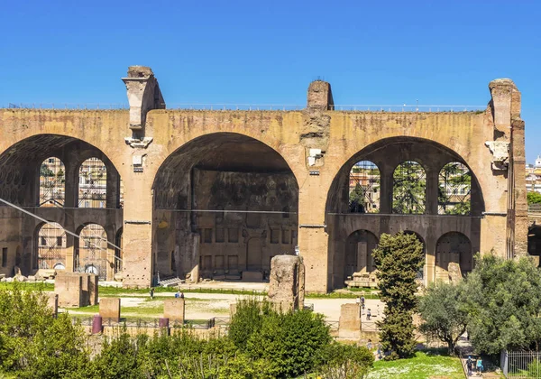 Antike forum basilika constantine rom italien — Stockfoto