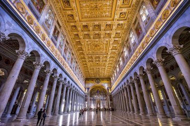Uzun Sütunlar Göbek Bazilikası Paul Duvarların Ötesinde Roma İtalya