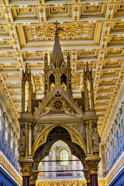 Ciborium grav påvlig basilika Paul Beyond väggar Rom Italien — Stockfoto